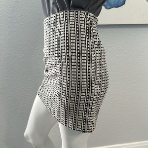 Metaphor Women's Black White Geometric Short Elastic Waist Pencil Skirt